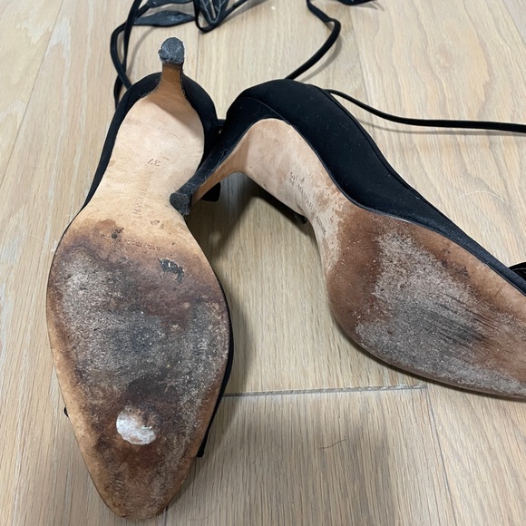 Manolo Blahnik black satin pumps leaves ankle wrap STUNNING - Picture 3 of 6